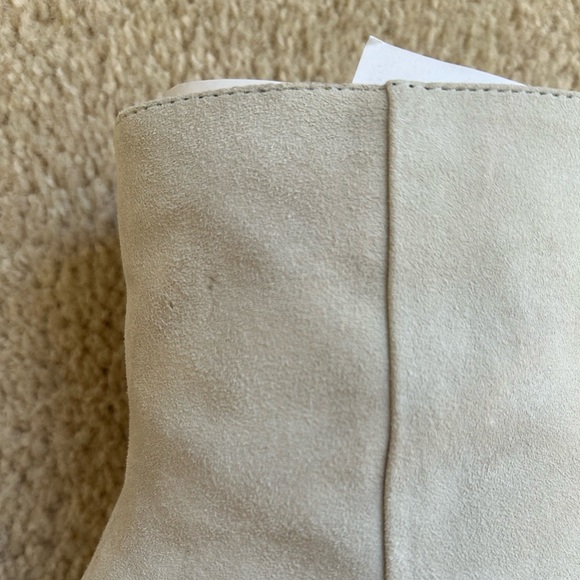 NIB Anthropologie Silent D Apage Cone Heel Booties in Light Grey Suede - Size 38 - Picture 13 of 15